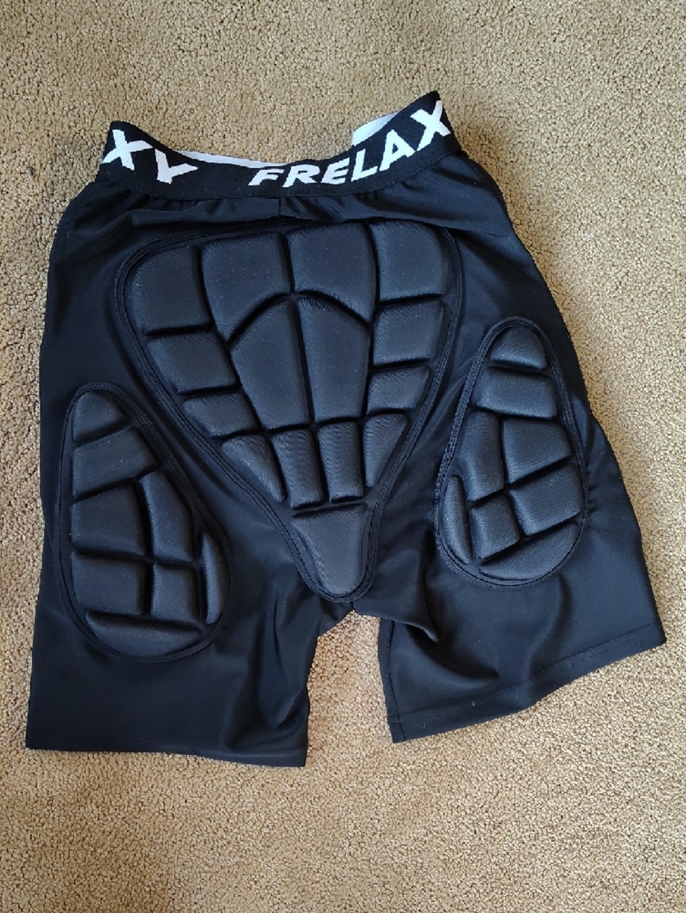 Frelaxy 3D Protective Padded Shorts in Black-size Large - Picture 6 of 7